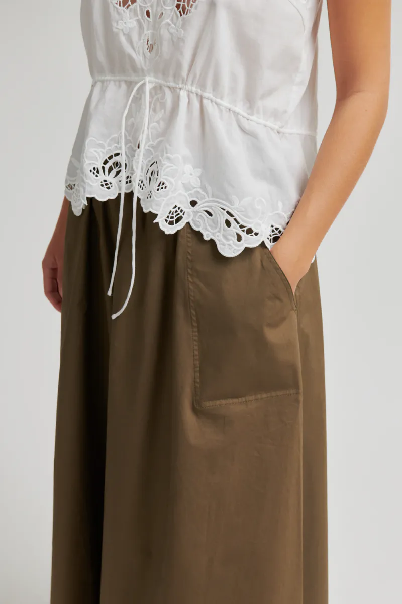 Alisa Skirt, Canteen