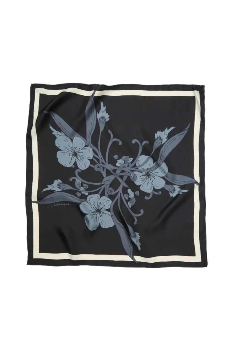 Magna Flower Sia Scarf, Black