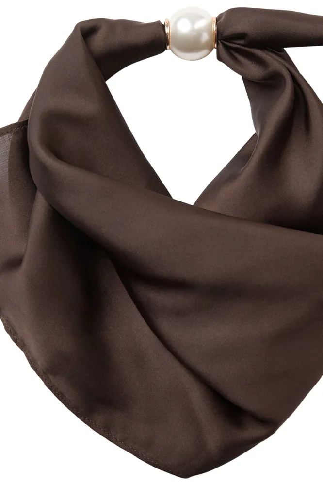 Pearl Scarf, Bison