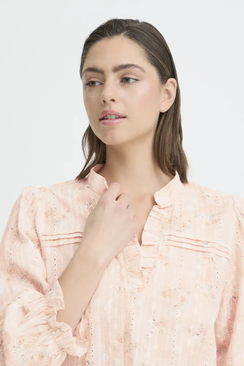 Bellarose Blouse, Potpourri