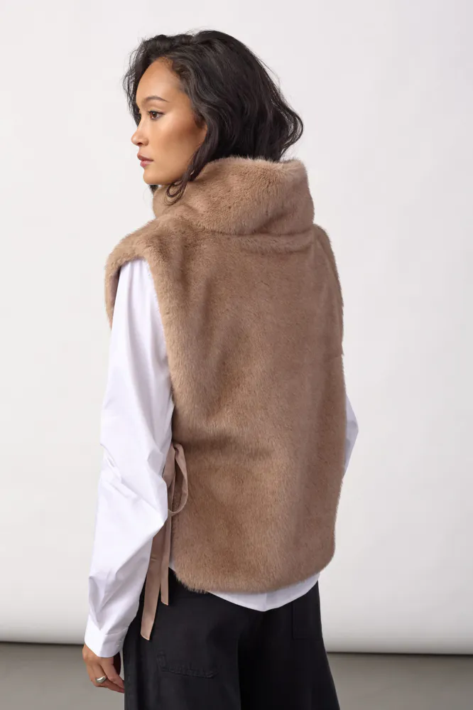 Fera Faux Collar, Creme