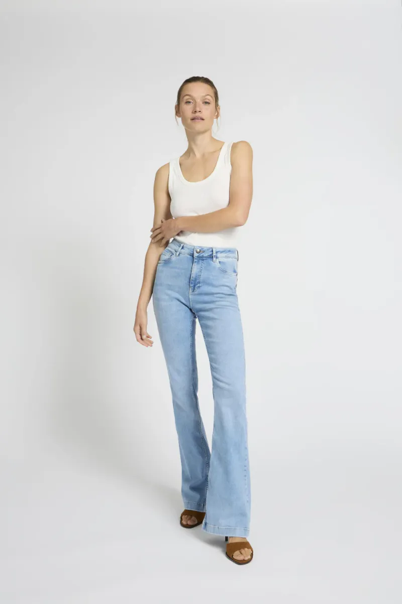 Becca UHW Bootcut Leg, Light Blue Denim