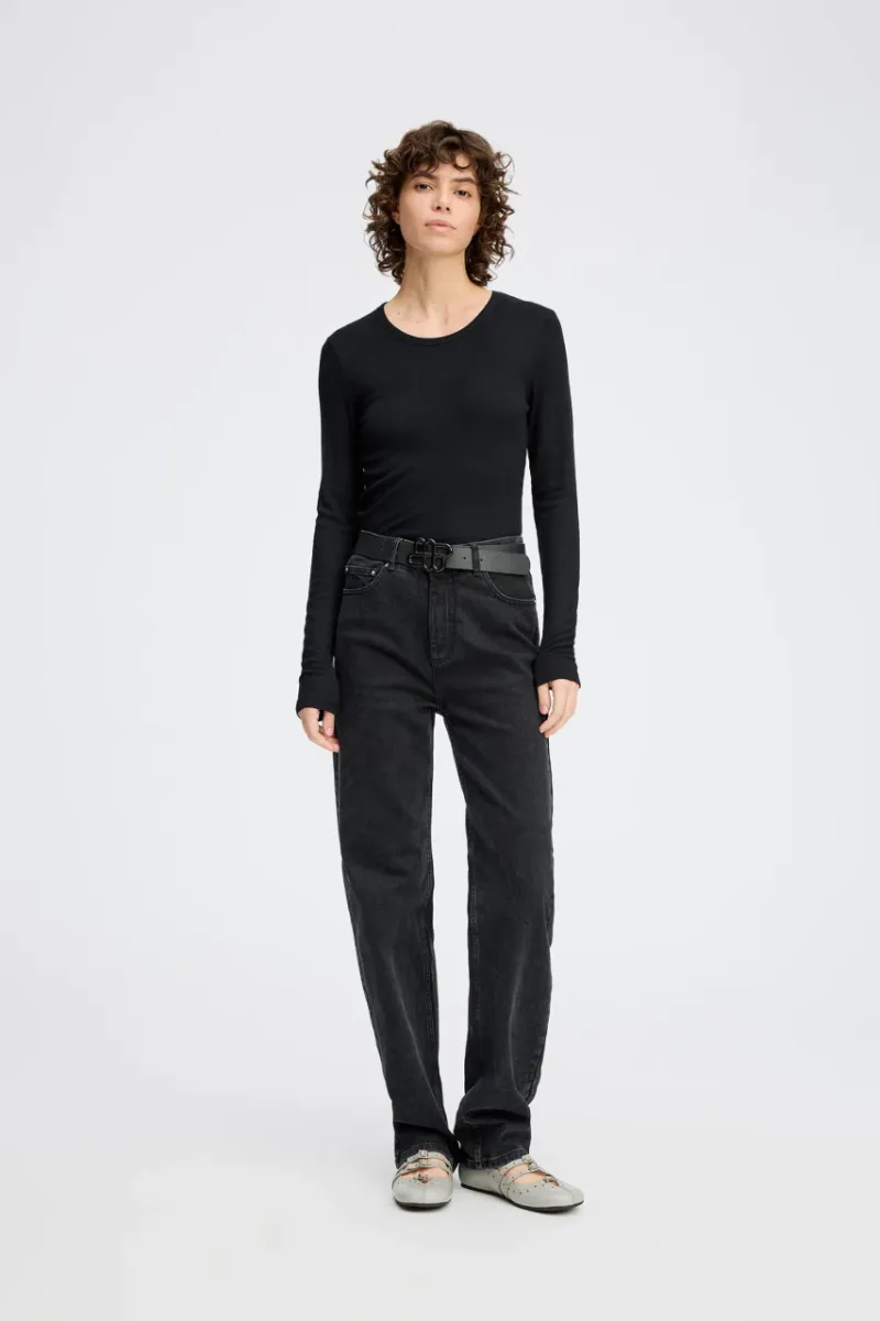 Cutest, Black