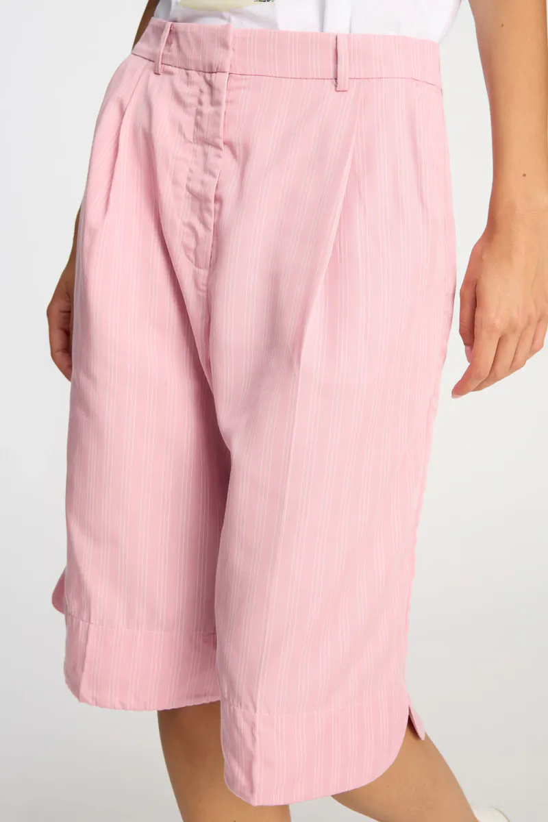Uama Shorts, Rose