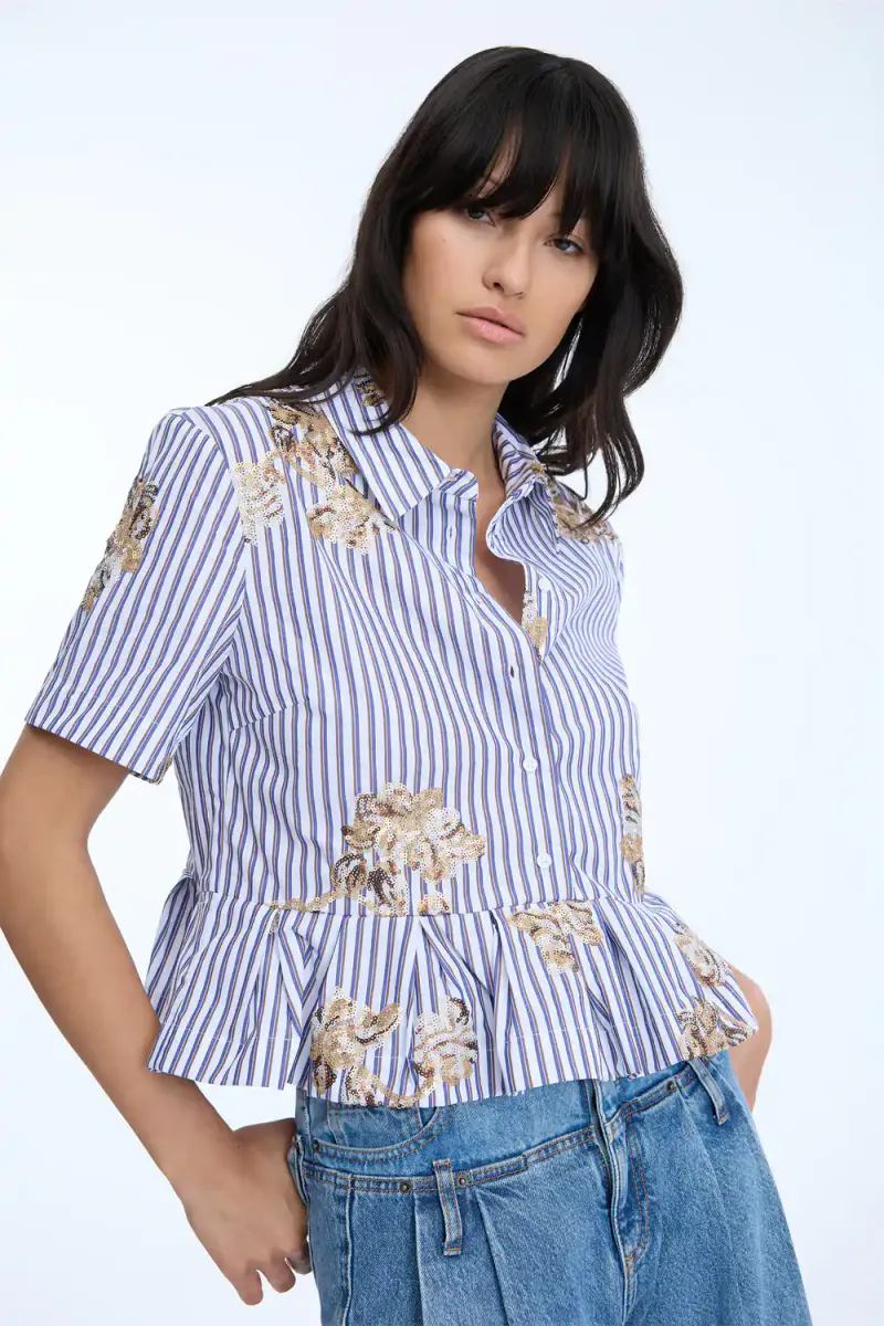 Nuriana, Stripe White